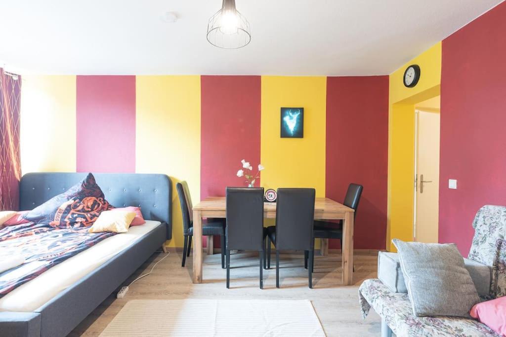 - Magical Harry Potter Apartment In Duisburg - 2 Mins Central Station Hbf - Kingsize Bed & Netflix - Exteriör bild